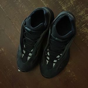 yeezy 700 clay brown